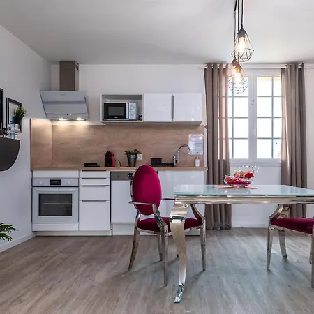 L'echappee - Maison Romantique - & Sauna Privatif- Pole Dance - Lit Rond Avec Miroir Au Plafond Pezarches